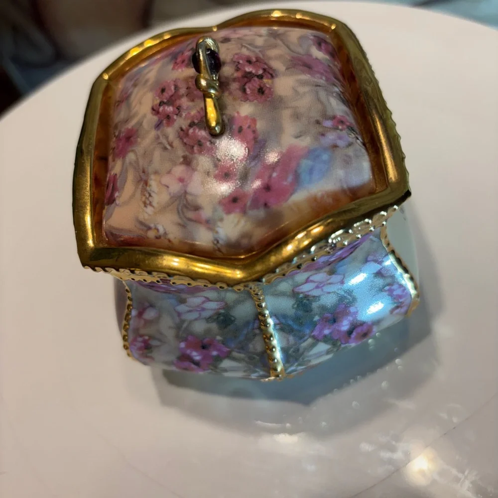 Floral Gold-Trimmed Women's Trinket Box